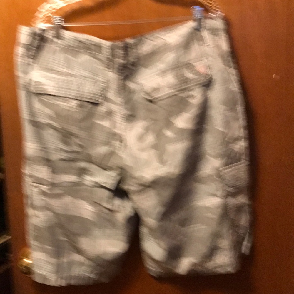 Shorts - Picture 4 of 5